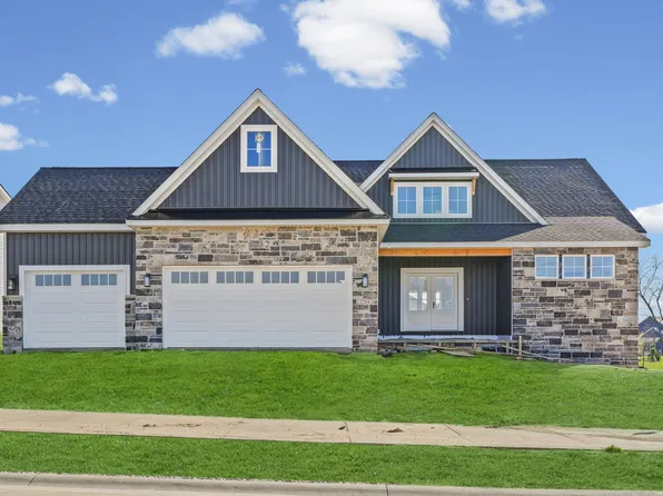 1204 Willowgrove Ln, Mahomet, IL 61853