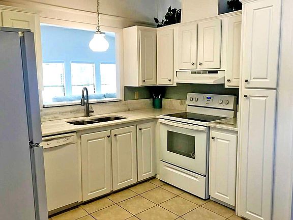 2nd image of 142 Las Palmas Blvd #142