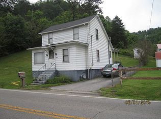 2188 Ky Rte 302, Van Lear, KY 41265