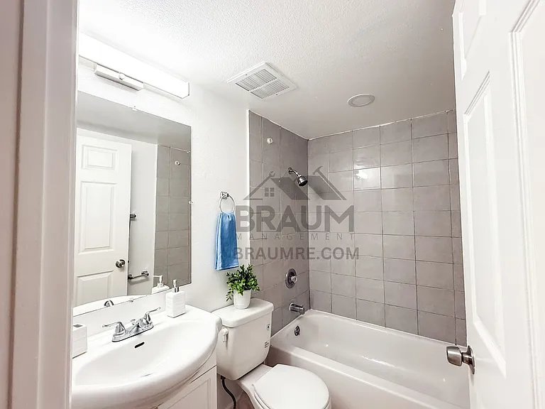 11839 BURBANK — Photo 8