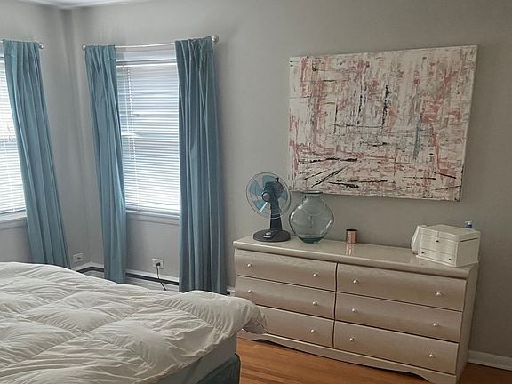 5th image of 6630 N Harlem Ave APT 1W