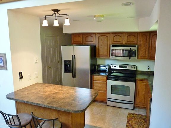3rd image of 531 Maxatawny Dr