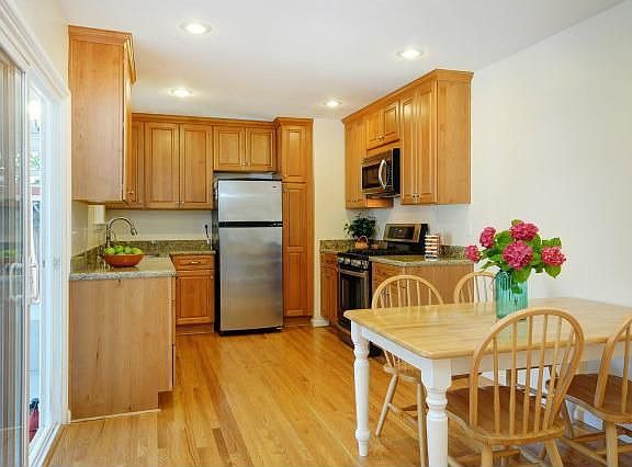 4th image of 483 Southside Dr
