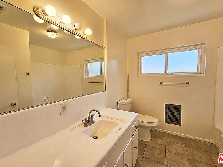 3700 Glenwood Ave — Photo 24