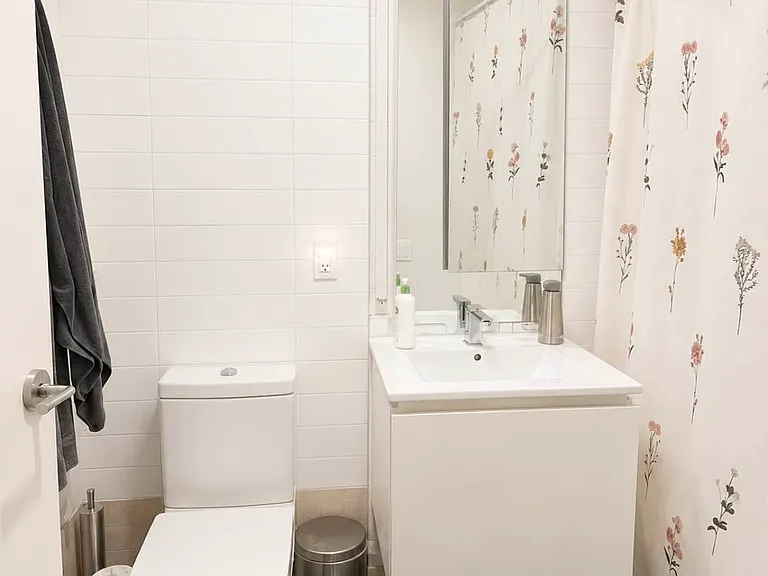 100 Dupont St #1H — Photo 12