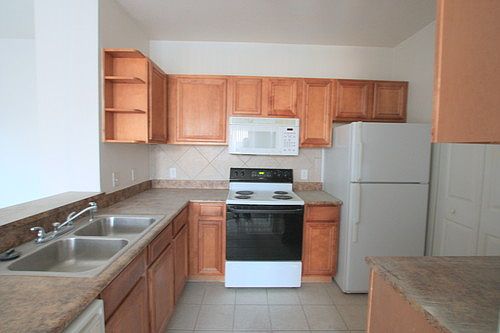2nd image of 6153 Metrowest Blvd Unit 303