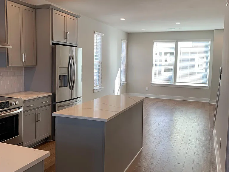 4113 Bryant Terraces Dr — Photo 3