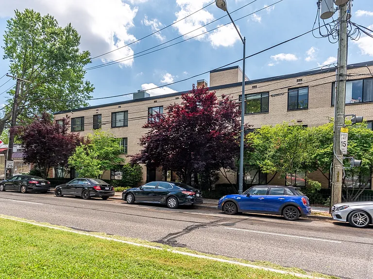 5112 Macarthur Blvd NW — Photo 22