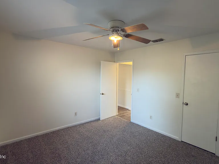 7914 Longshadow Ct — Photo 14