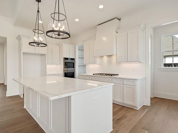 3rd image of 1374 Belfair Dr