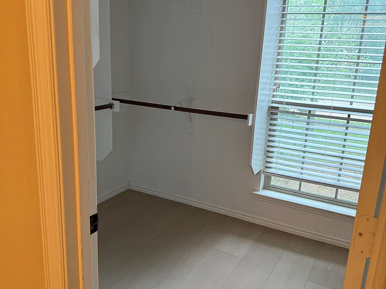 2701 Westpoint Dr — Photo 12