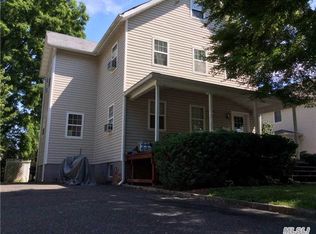 35 McLoughlin St, Glen Cove, NY 11542