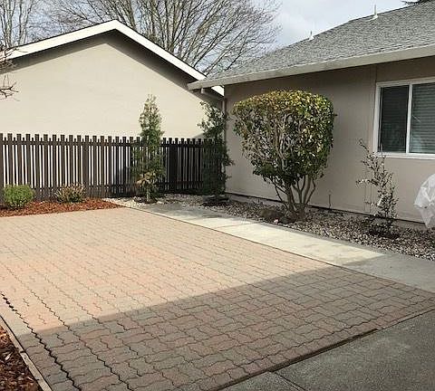 3rd image of 40 Temelec Cir