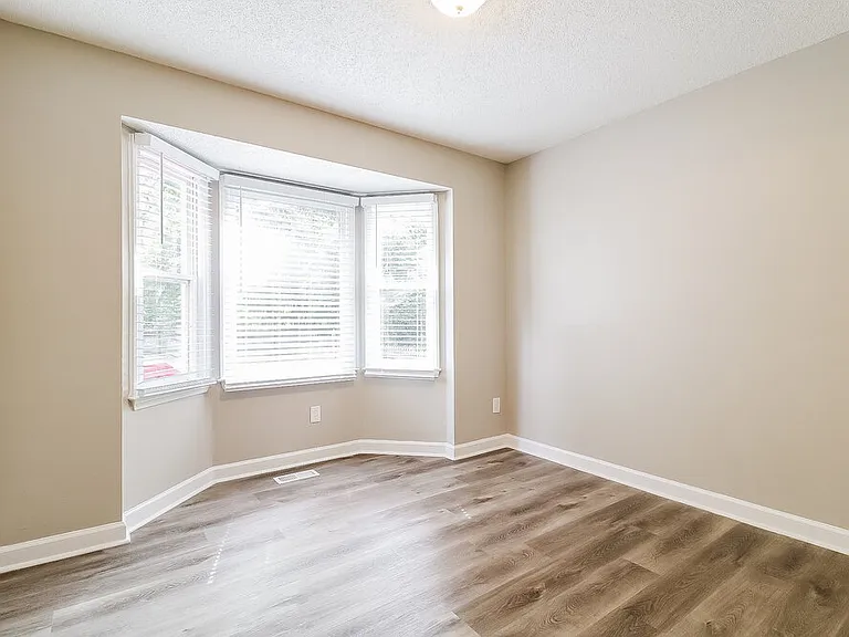 4308 Birmingham Way — Photo 8