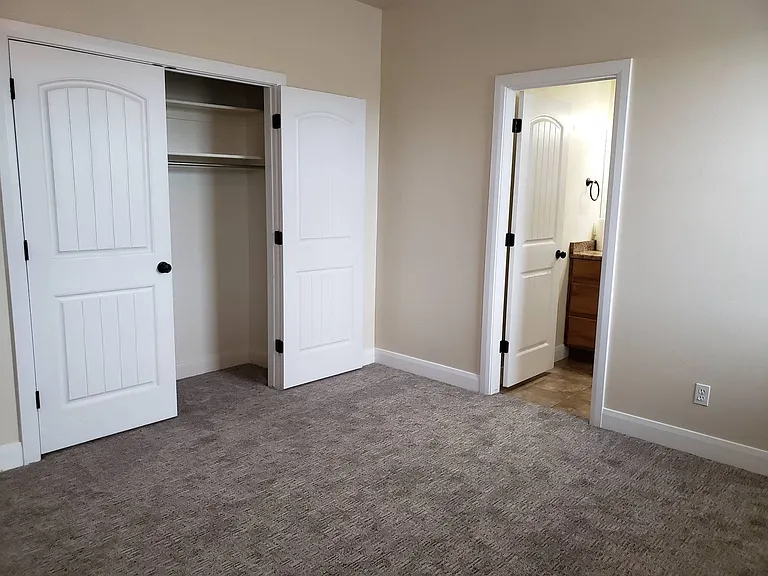 1385 W Clinton Way — Photo 13