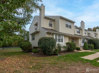 30 W Lake Ct, Somerset, NJ 08873