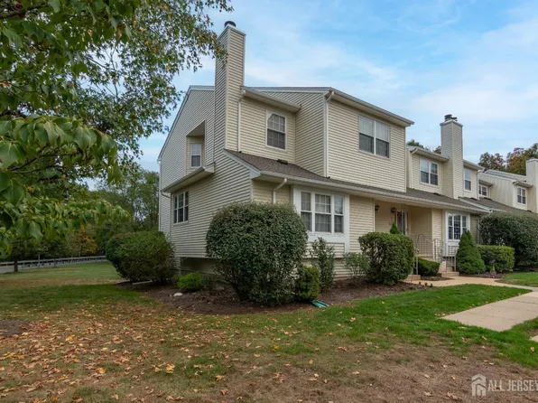 30 W Lake Ct, Somerset, NJ 08873