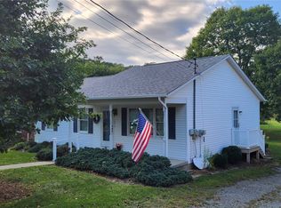 127 Jackson St, Harmony, PA 16037