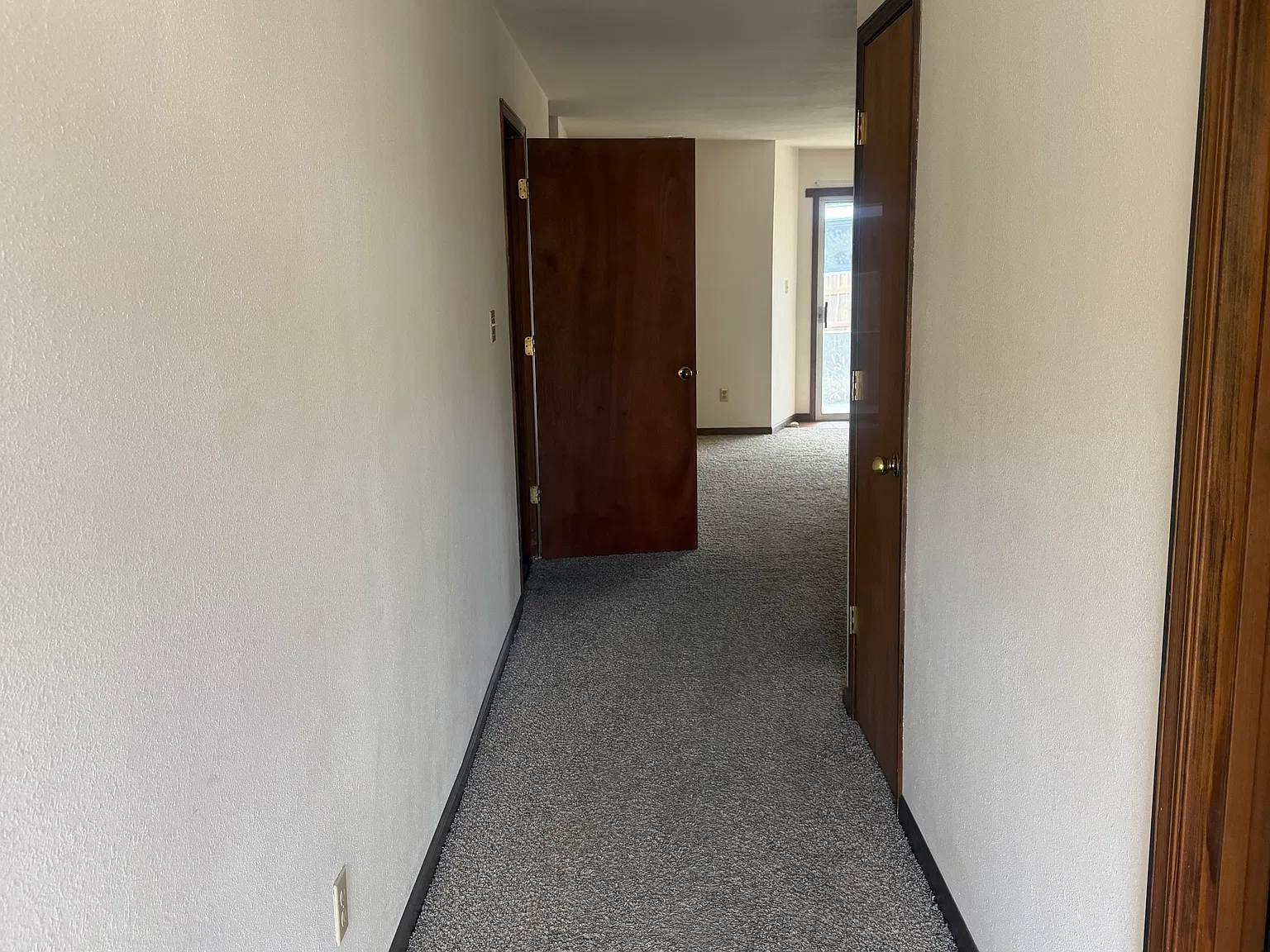 2 bed, 1295 sqft, $1,300 — Photo 4