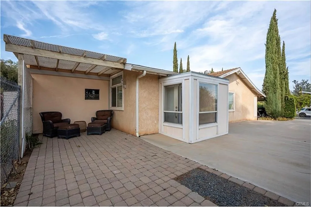 Studio, 375 sqft, $1,995 — Photo 3