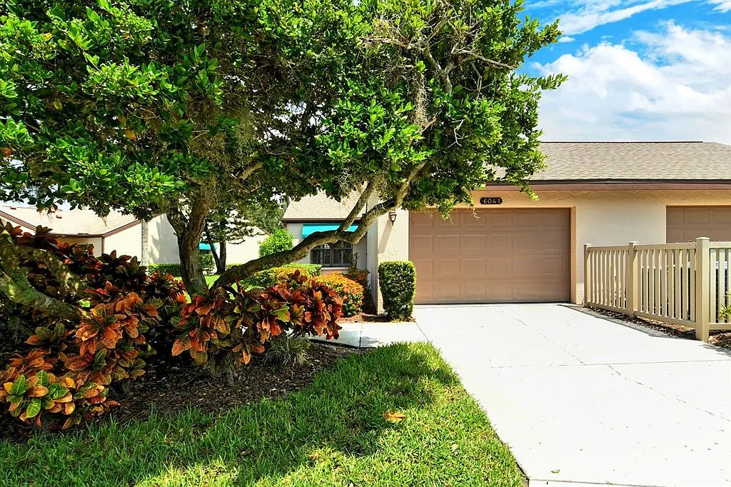 2 bed, 2.0 bath, 1380 sqft, $2,950 — Photo 3