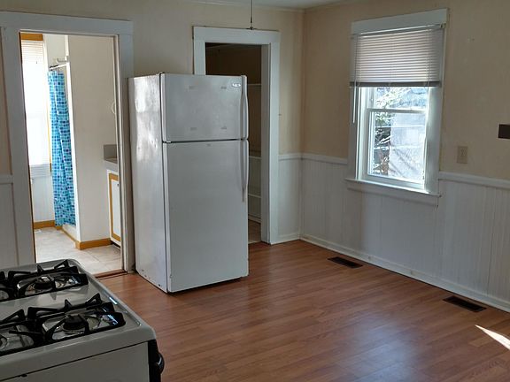 2nd image of 31 Terrace Ave