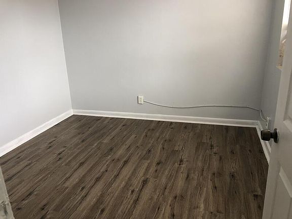 5th image of 5224 Lexington Ave #1