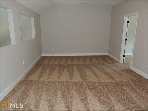 3rd image of 5885 Garden Cir