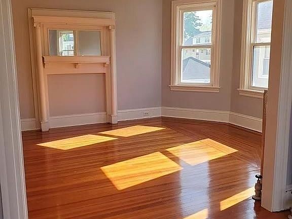 3rd image of 118 Wentworth Ave Floor 2