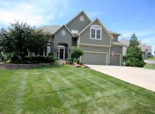 3243 W 132nd Ter, Leawood, KS 66209