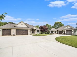 22564 Vineyard Cir, Mattawan, MI 49071