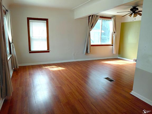 3rd image of 5705 N Vernon St