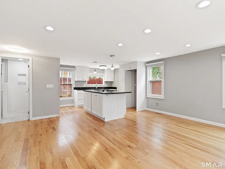 601 Chapel St #B — Photo 2