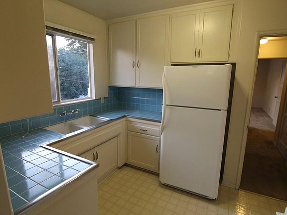 3rd image of 3187 S Barrington Ave APT F