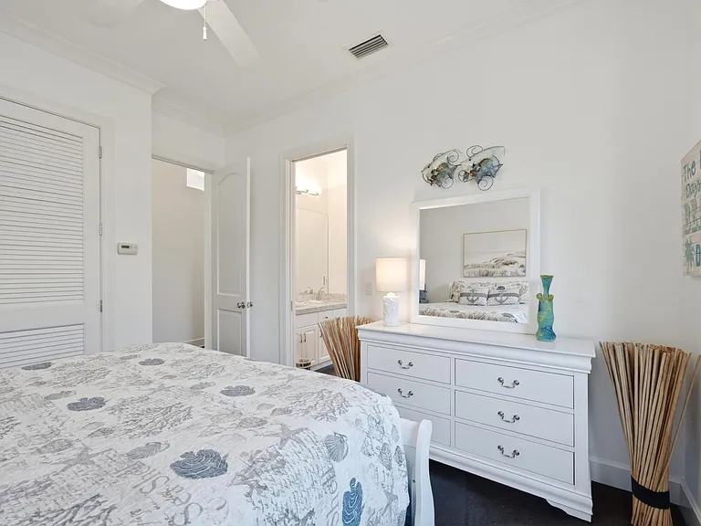 2540 Half Moon Walk — Photo 38