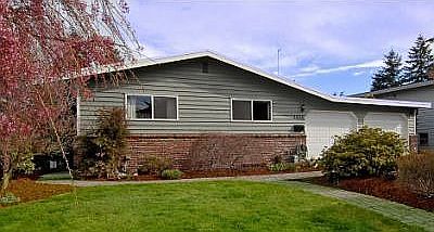 Lovely 3,000 sq ft. Gatewood West Seattle home