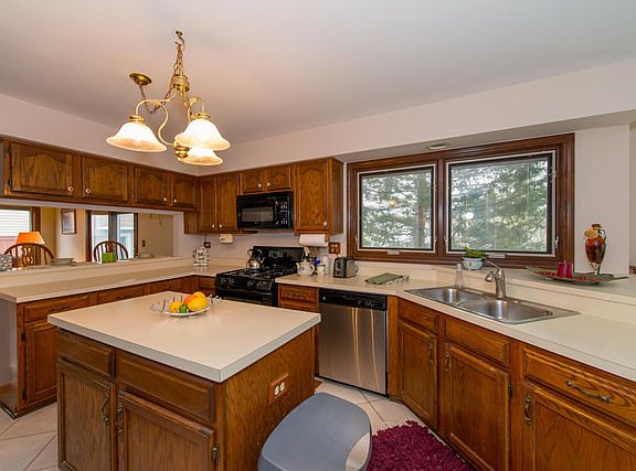 5th image of 1728 Hampshire Dr