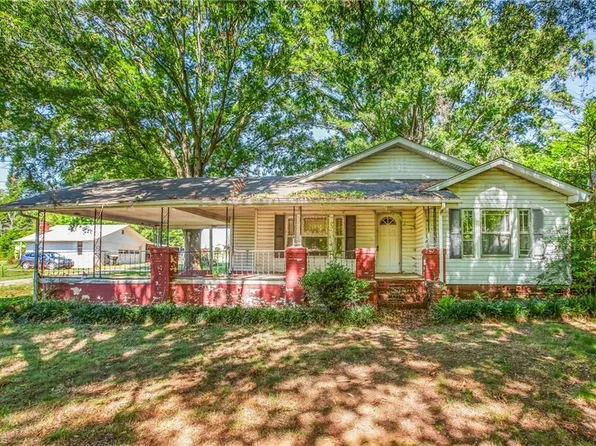 1441 N Main St, Denton, NC 27239