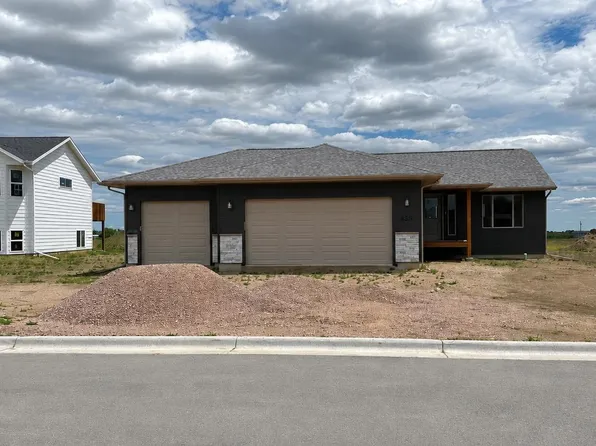 620 Bull Run Dr, Box Elder, SD 57719