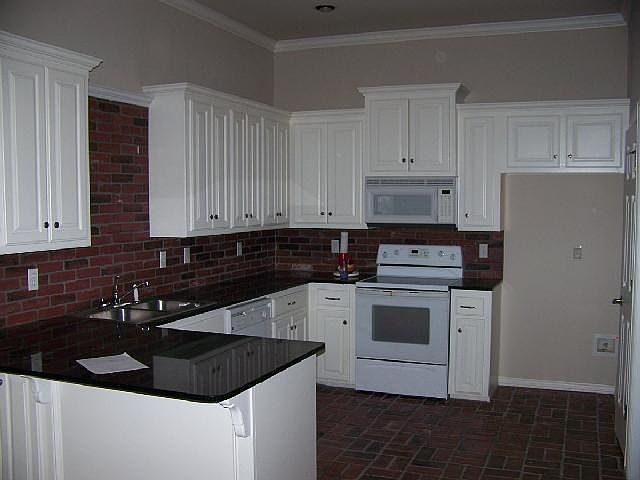 2nd image of 508 N Russell Ter