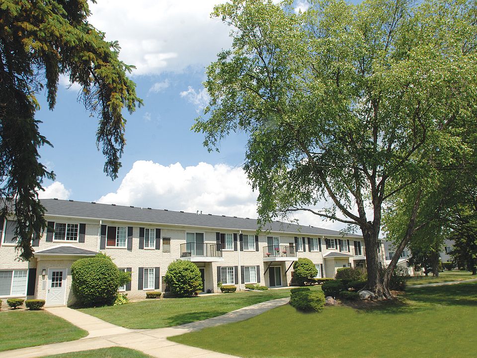 Colony Park has spacious and open apartment floor plans, ranging from 1,000 to 1,310 square feet.