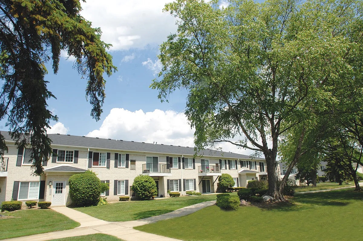 Colony Park has spacious and open apartment floor plans, ranging from 1,000 to 1,310 square feet. - Colony Park Apartments