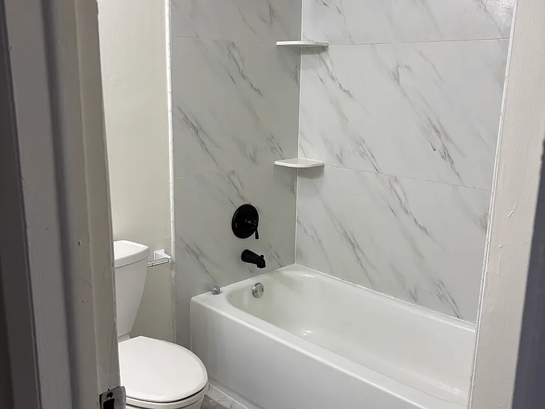 532 N Easton Rd #204 — Photo 8