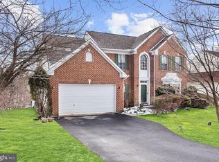 19 Huntingdon Farm Dr, Glen Mills, PA 19342