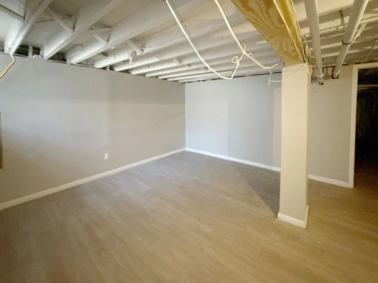 4903 Queensberry Ave — Photo 16