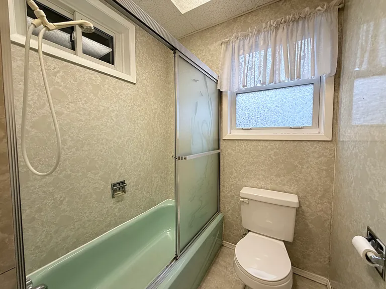 70 Poulette St — Photo 12