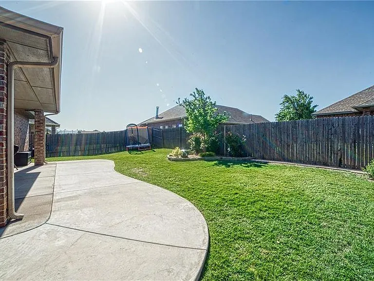 2332 NW 157th St — Photo 28