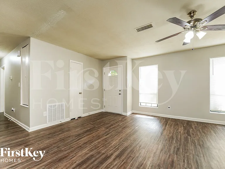 5534 Petite Ct — Photo 3
