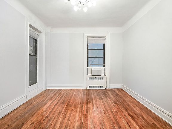 4th image of 205 W 54th St APT 3A