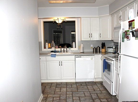 3rd image of 130 Saxony Dr